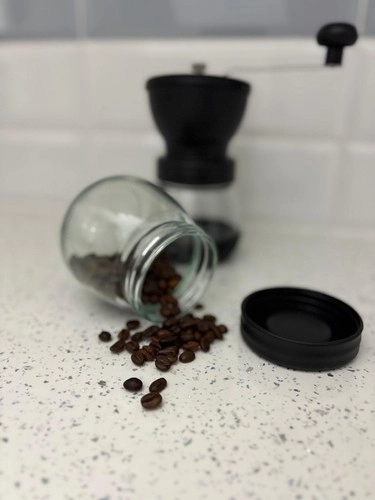 Handmatige molen voor koffie en kruiden