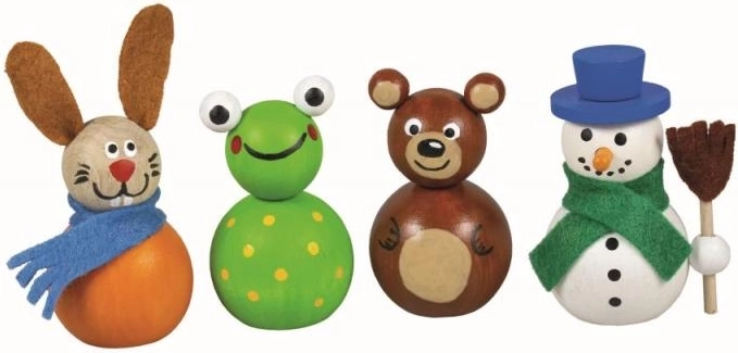 Drie schattige figuurtjes van natuurlijk hout