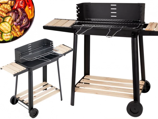 Grote tuinbarbecue op houtskool