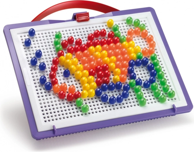 Draagbare koffer met bord in het deksel