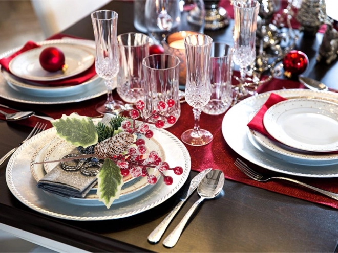 Kersttafelversiering met lijsterbes