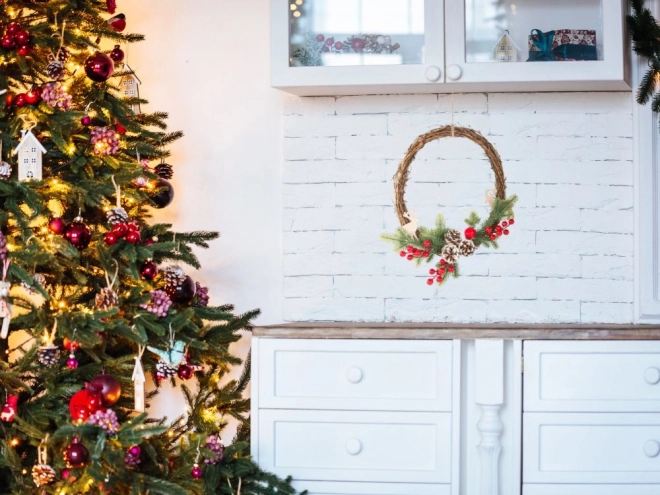 Kerstdecoratieve guirlande met versieringen