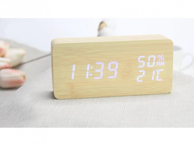 Moderne elektronische wekker met USB