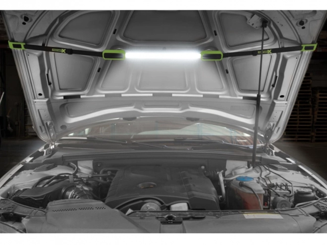 Werkplaatslamp onder de motorkap LED