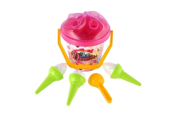 Zandset plastic emmer + ijshoornvormpjes 2 kleuren in net 18x28x17cm 12m+