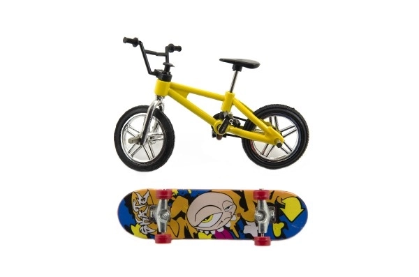 Kolo + skateboard vingeroprolbaar plastic 10cm op kaart