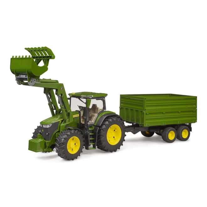Tractor John Deere 7R met voorlader en aanhanger