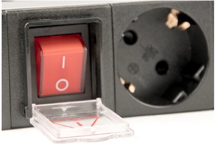 Veilige bediening dankzij schakelaar met beschermkap