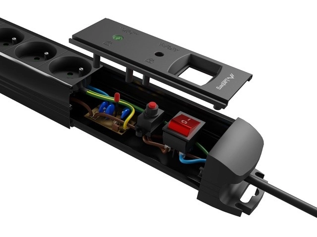 Voedingsstrook 3,0m 5x230 cz SP1-05E-0300-BK