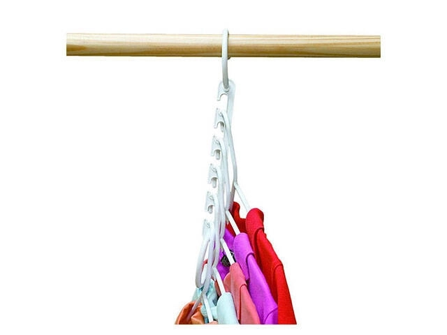 Organizer voor kledinghangers in de kast