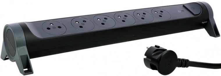 Zes stopcontacten voor meerdere apparaten