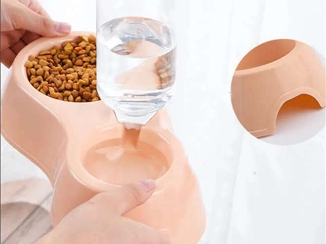 Dubbele kom met waterdispenser voor honden en katten