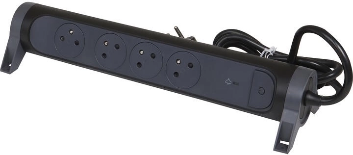 Vier stopcontacten voor meerdere apparaten