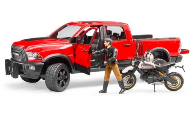 Realistische Ram pick‑up met openende deuren