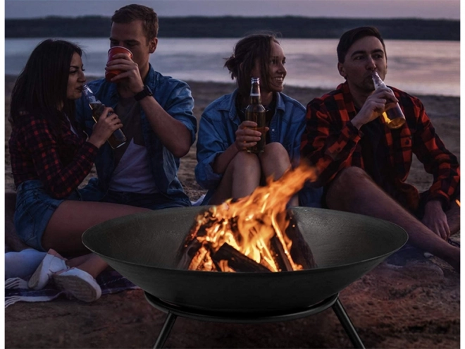Groot tuinhaard met grill en standaard