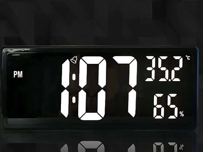 Digitale klok met LED-display en functie voor het meten van temperatuur en vochtigheid