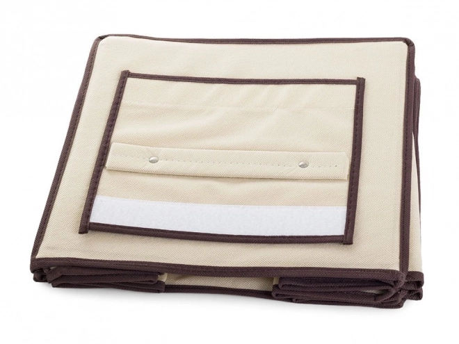 Hangende organizer voor in de kast met drie planken