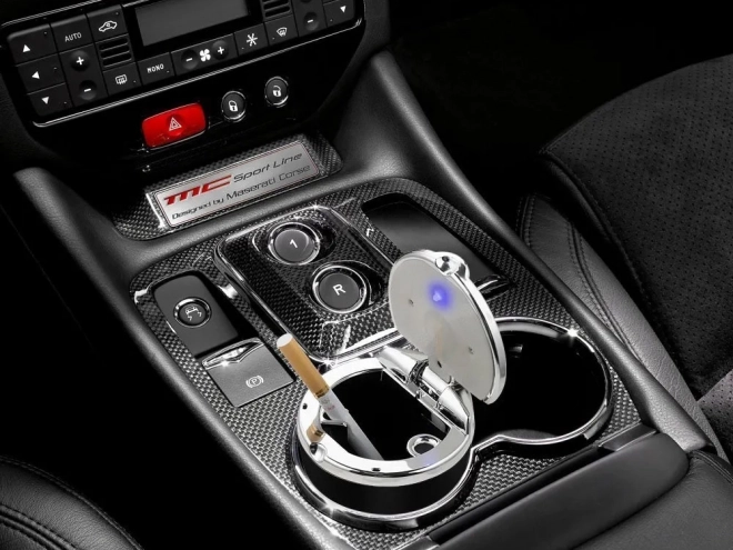 Auto-asbak met LED-verlichting