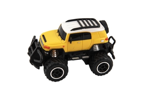 Auto RC mini SUV plastic 14cm 27MHz op afst. best. op batt. met licht. 2 kleuren in doos. 16x12x10