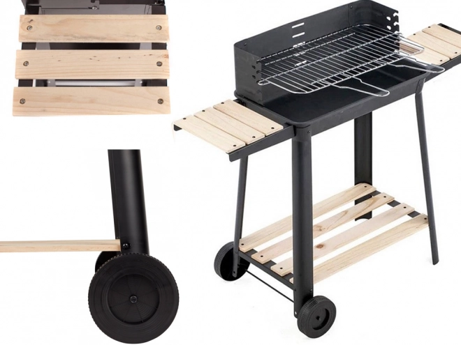 Grote tuinbarbecue op houtskool