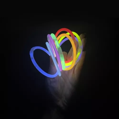 Fluorescerende armbanden en staafjes 100 stuks met connectors