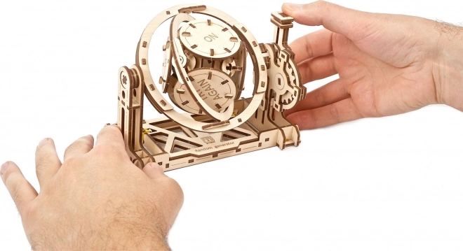 Ugears houten 3D mechanische puzzel willekeurige generator