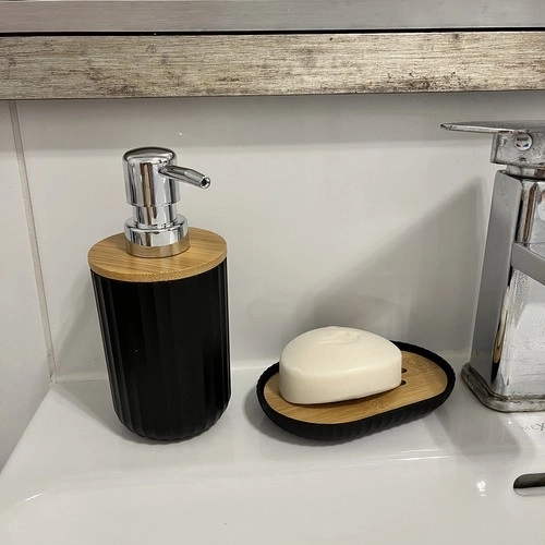 Praktische dispenser en zeepbakje met waterafvoer