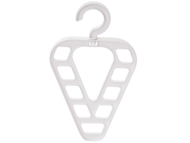 9 openingen voor kleerhangers en accessoires