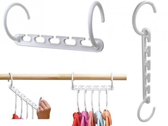 Organizer voor kledinghangers in de kast