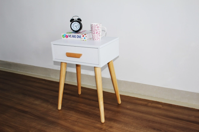 Moderne nachtkastje, witte salontafel