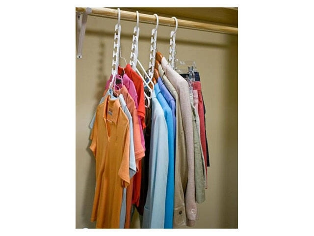 Organizer voor kledinghangers in de kast