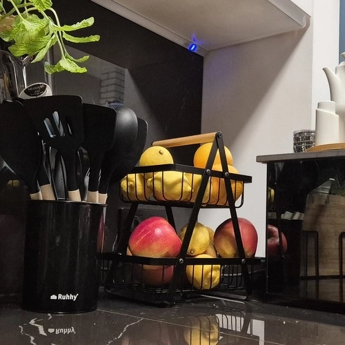 Twee-laags fruit- en groentemand in loftstijl