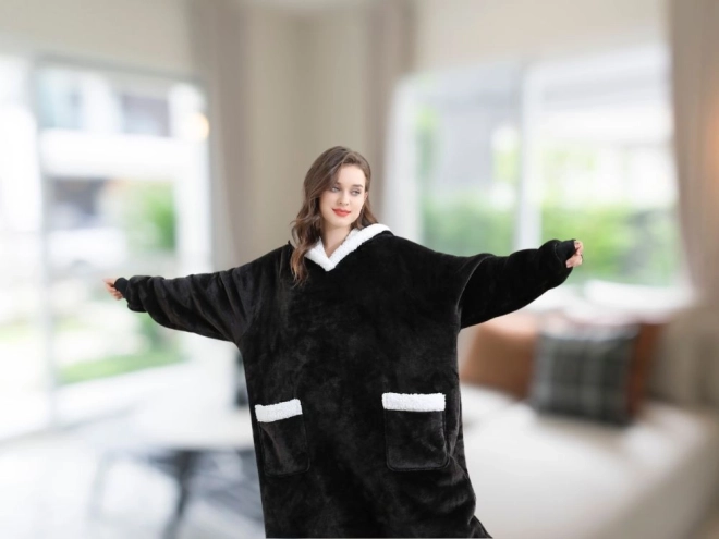 Grote zwarte dekenhoodie met capuchon