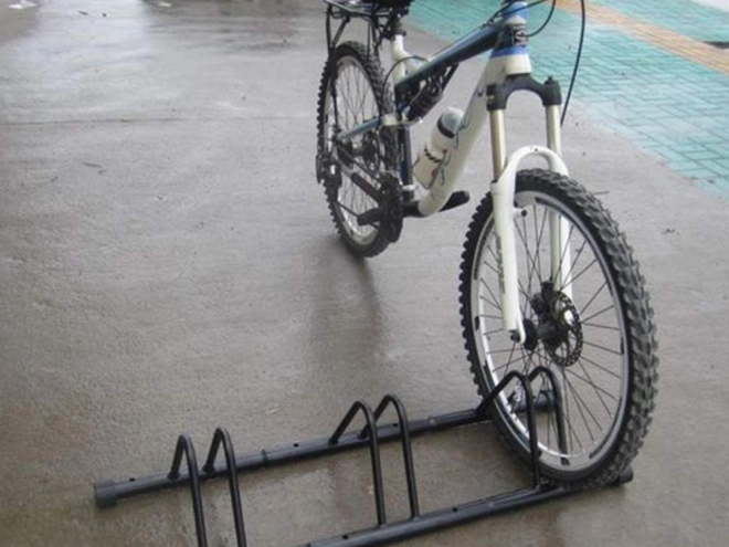 Standaard voor 3 fietsen voor opslag