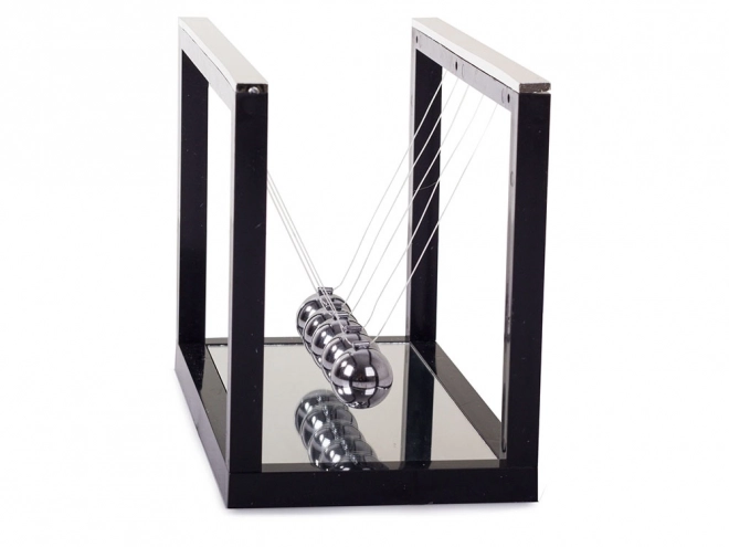 Tafelmodel Newtonpendel met spiegelende basis
