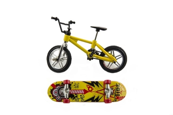Kolo + skateboard vingeroprolbaar plastic 10cm op kaart