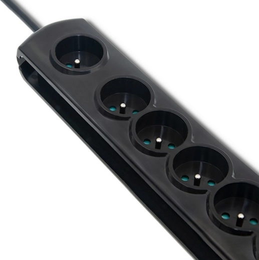 Zeven stopcontacten voor meerdere apparaten