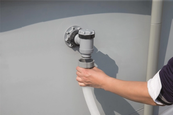 Zonnepaneel voor het verwarmen van zwembadwater
